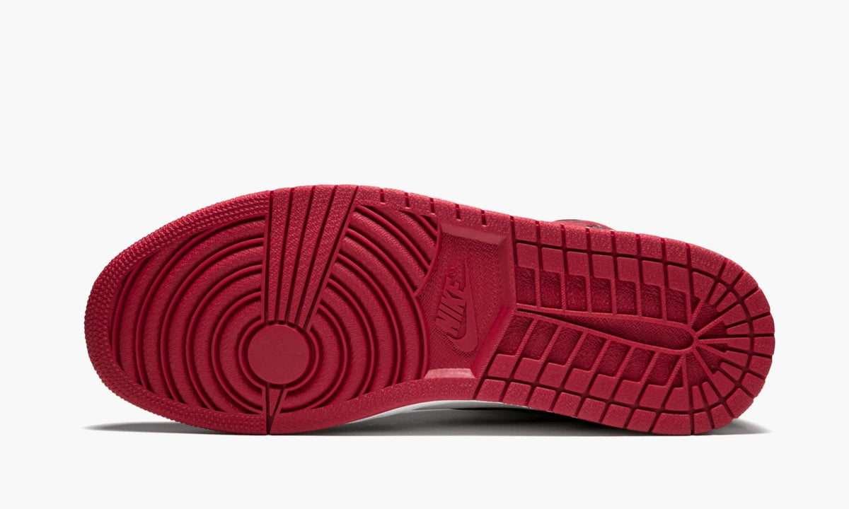 Air Jordan 1 Retro High OG Chicago Sneakers